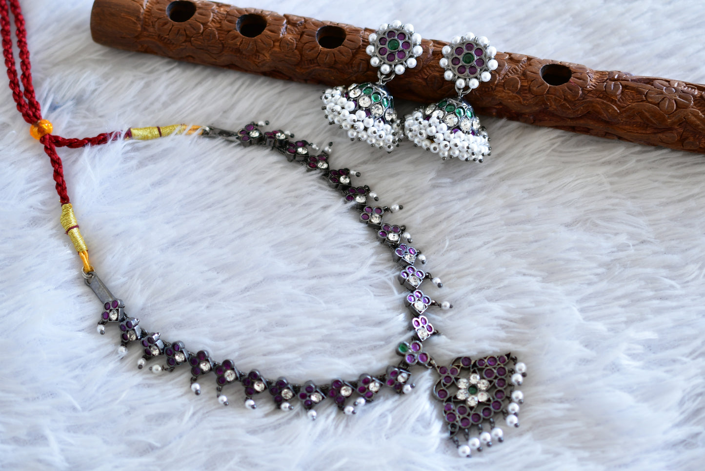 Black finish precious kemp-green pearl necklace set dj-52530