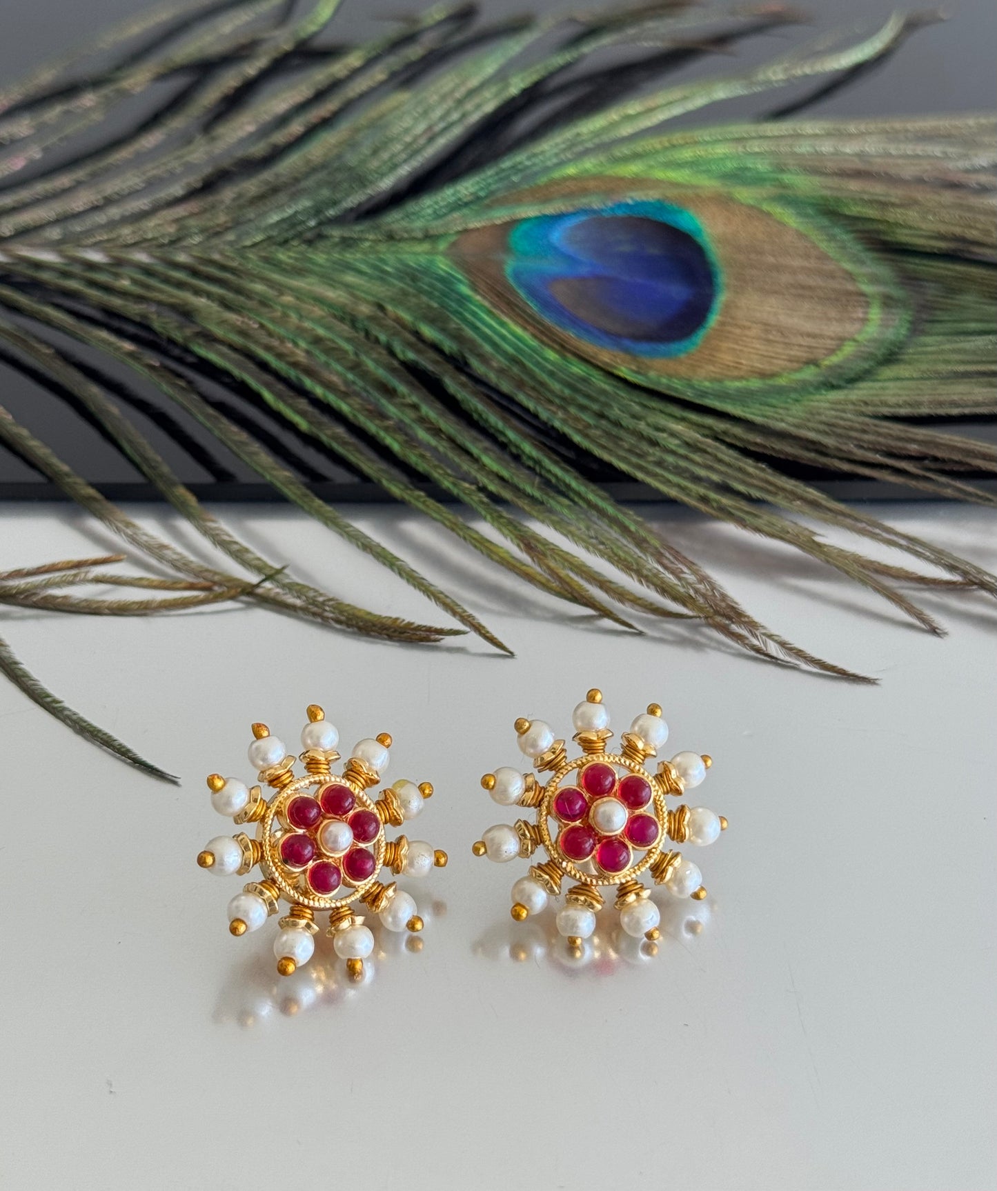 Gold tone pearl-pink round beaded stud/earrings dj-51601