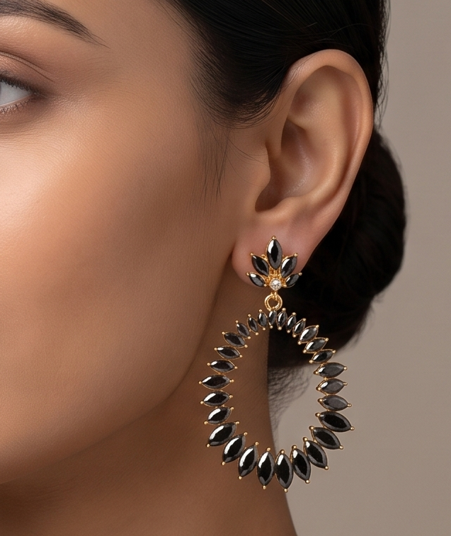 Gold Tone Black Earrings -dj11150