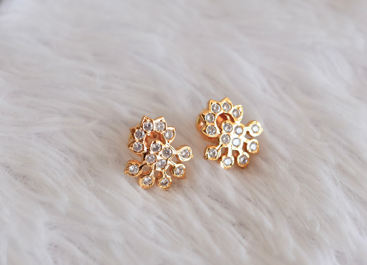 Gold tone AD white stone stud/earrings dj-52779