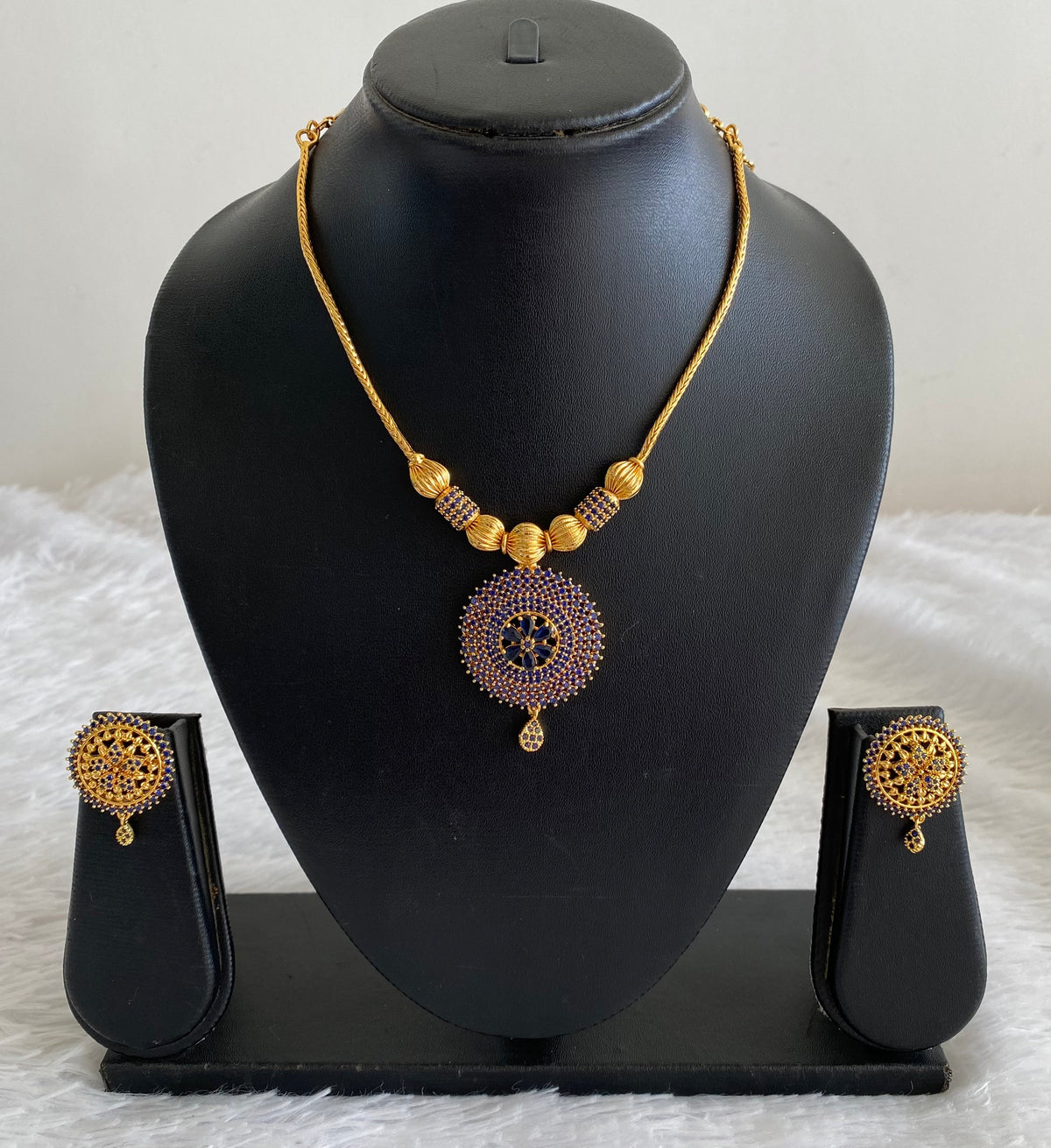 Gold tone AD Blue Round pendant Necklace Set - DJ11377