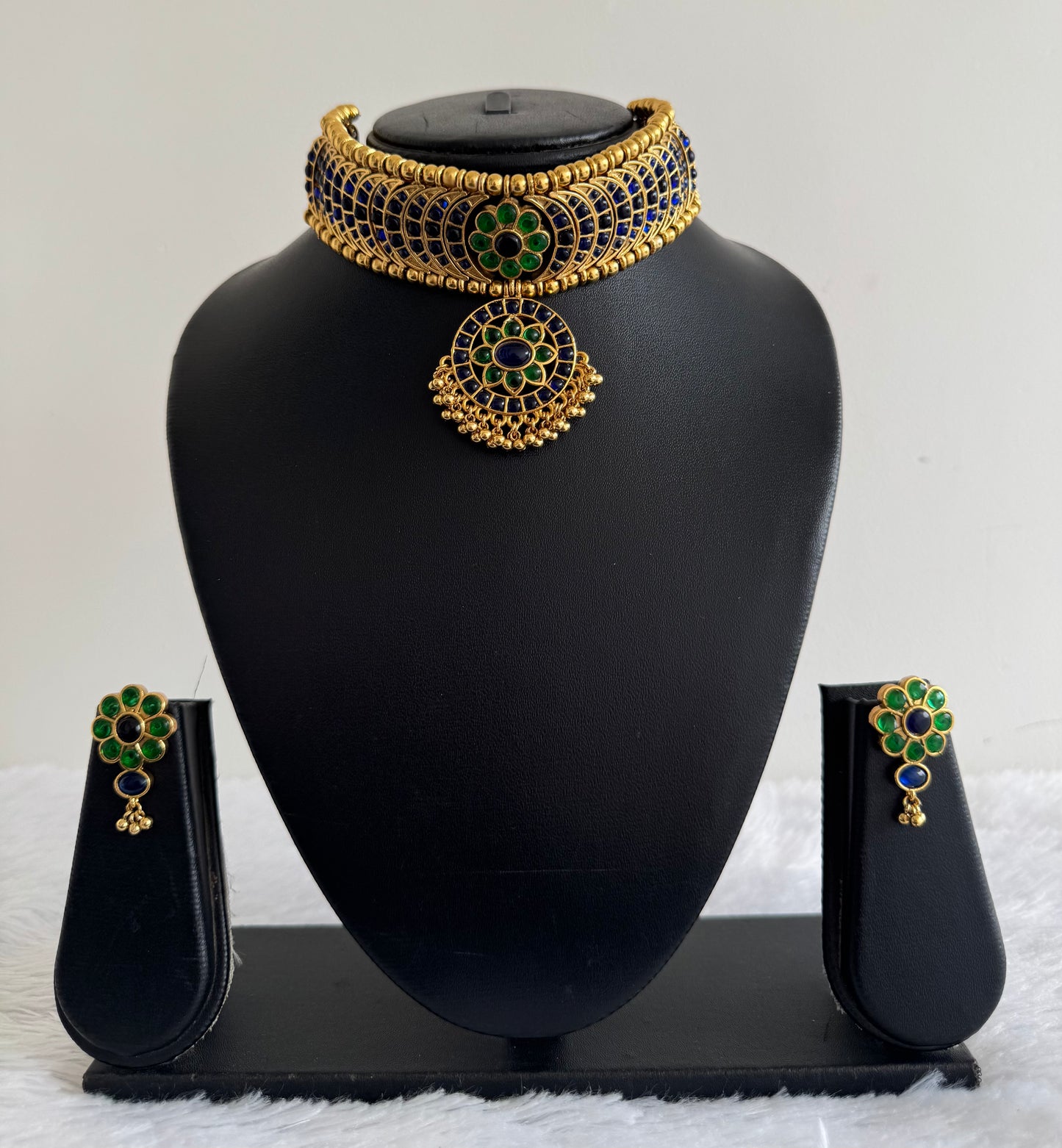 Matte finish green-blue-white flower reversible choker set dj-52144