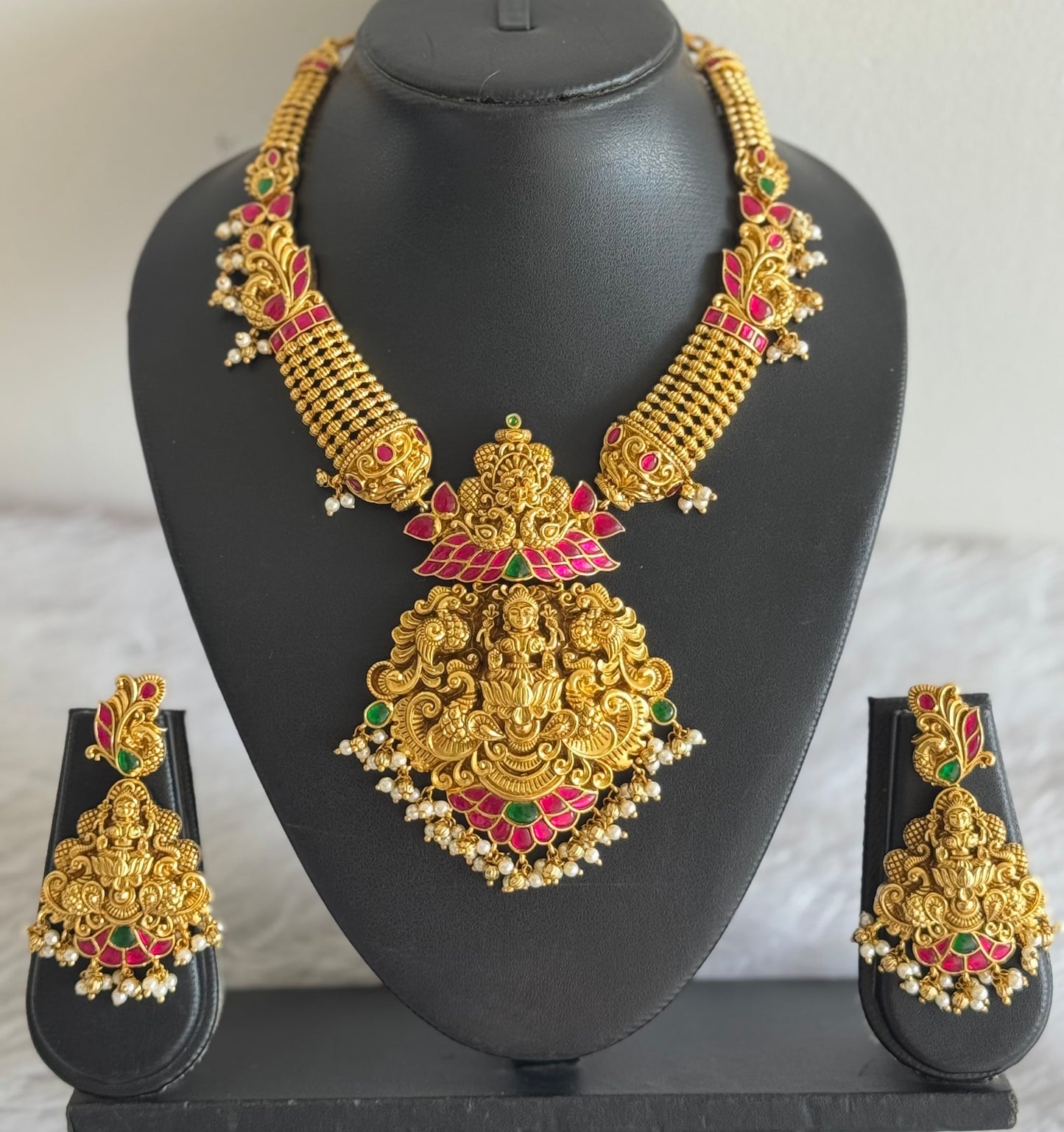 Gold tone pink-green kundan jadau pearl cluster Lakshmi-peacock necklace set dj-51550