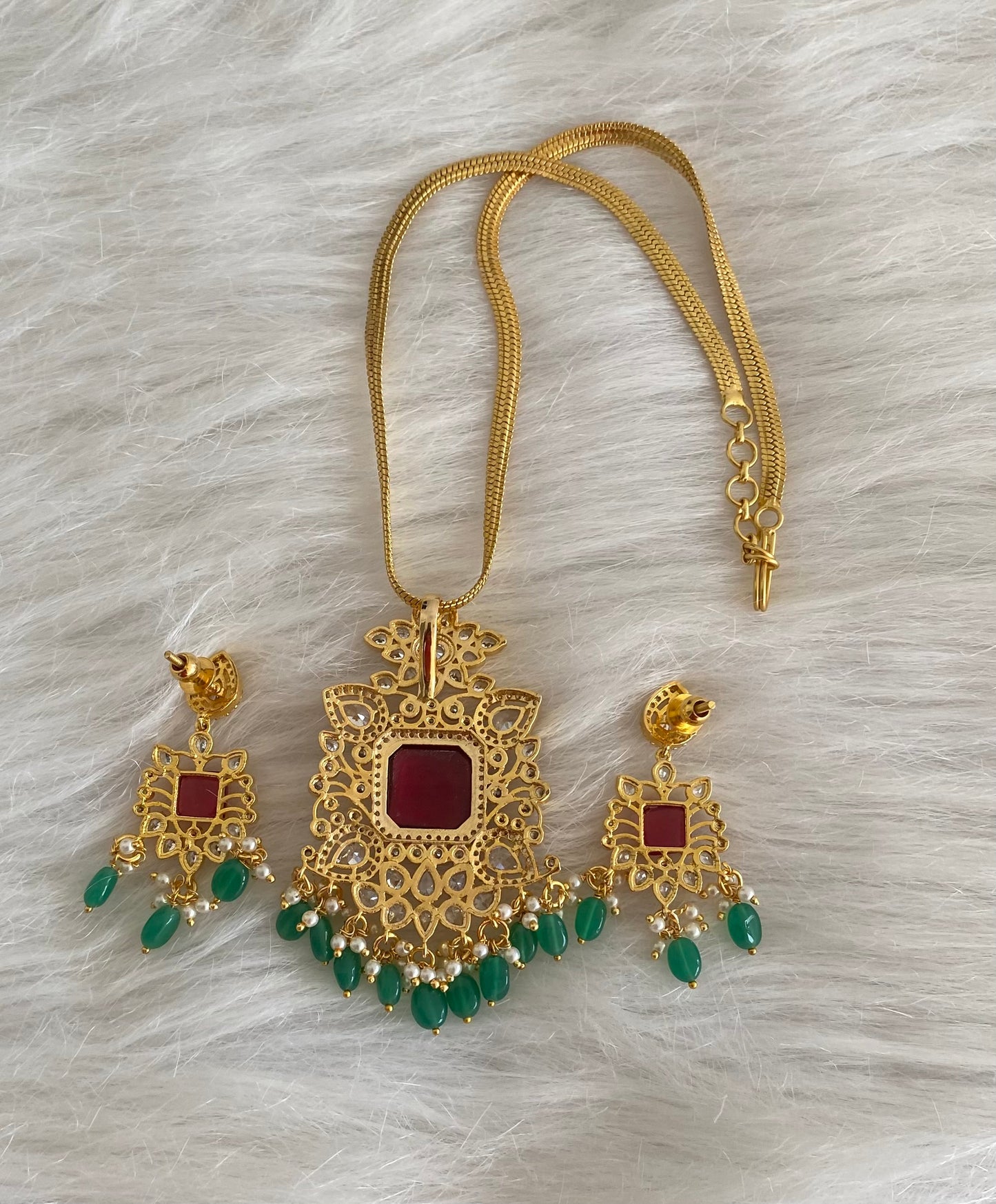 Gold tone white-kemp big stone green beaded necklace set dj-54436