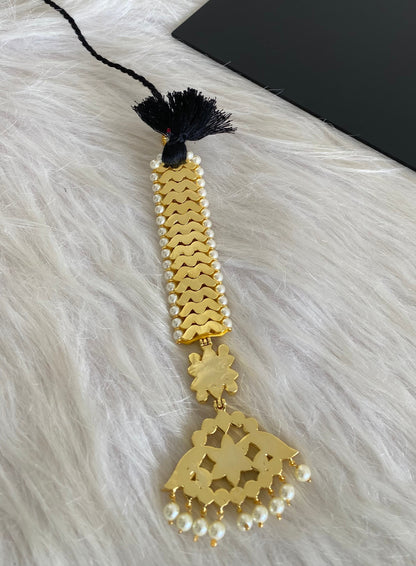 Gold tone precious kemp-green-white flower pearl tikka dj-54712