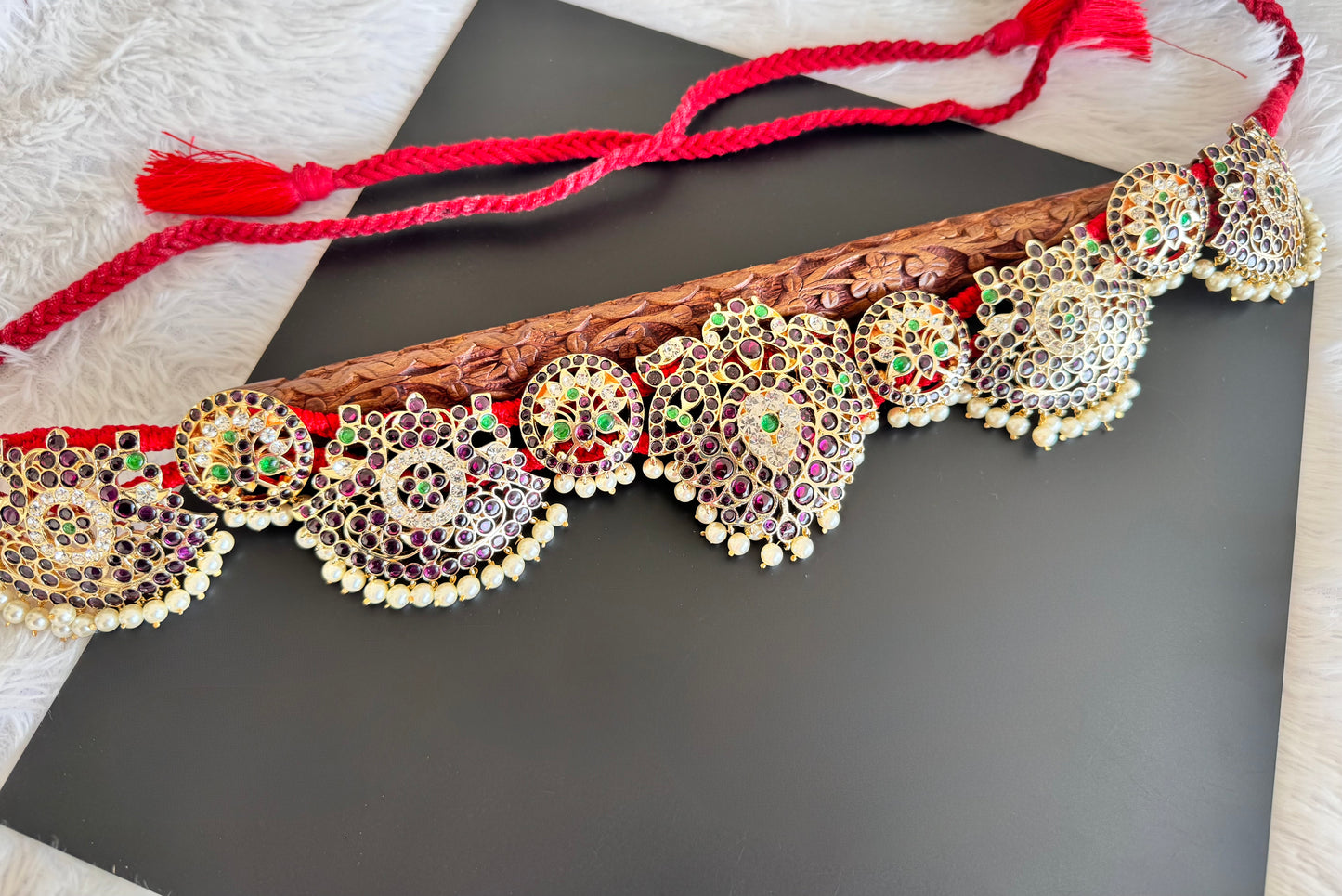 Gold tone precious kemp-green pearl peacock waist band dj-52540