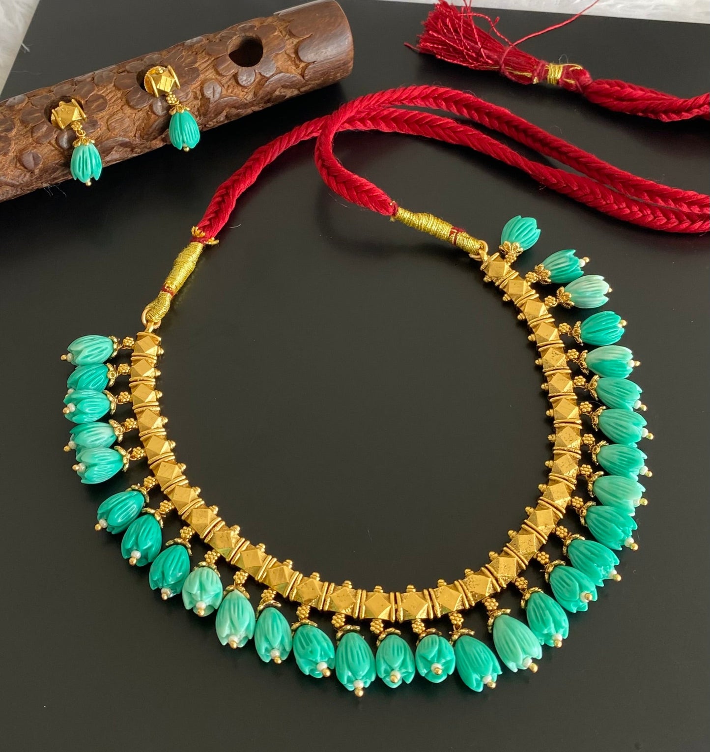 Antique gold tone dark green tulip beaded necklace set dj-54368