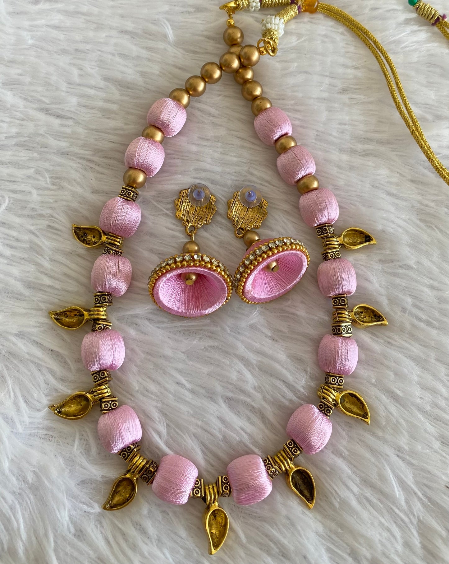 Antique gold tone silk thread pink mango necklace set dj-52934