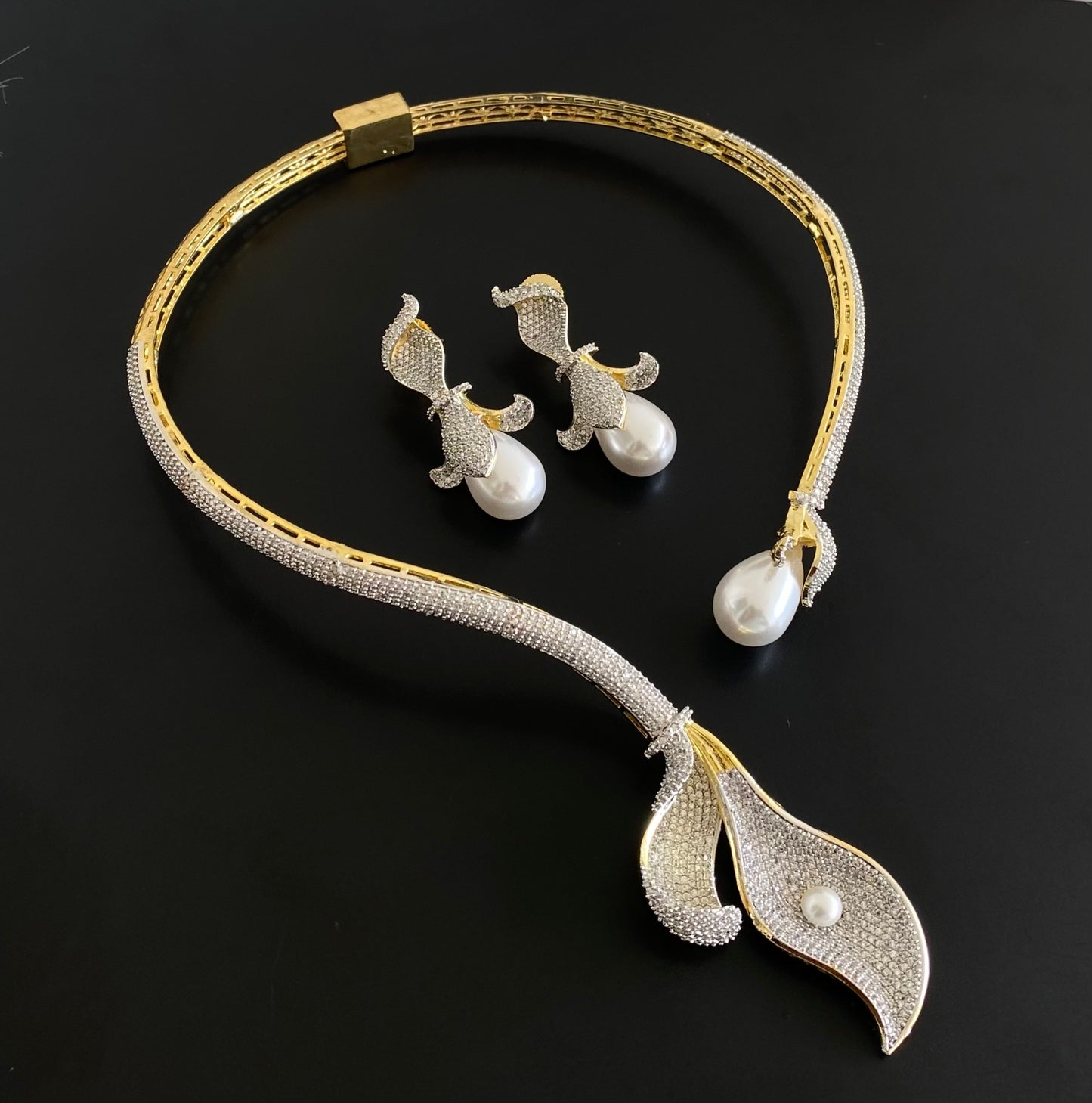 Two tone cz white stone pearl open collar/hasli necklace set dj-54350