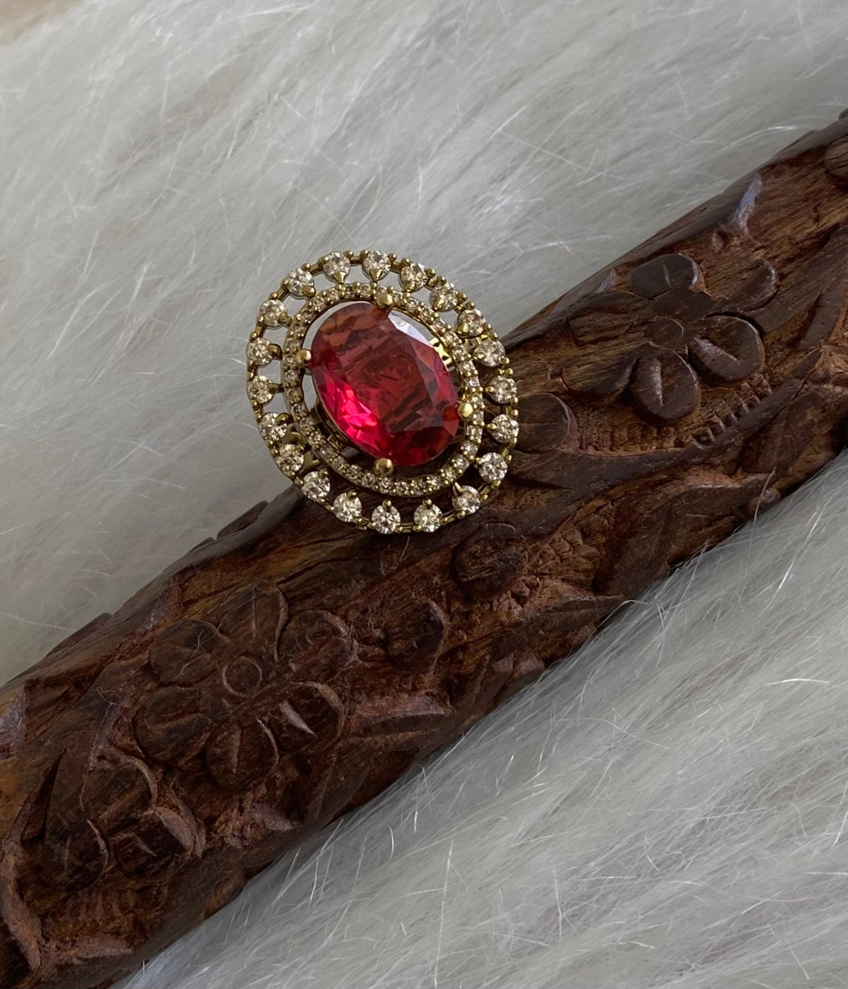 Antique gold tone cz white-maroon stone finger ring dj-55036