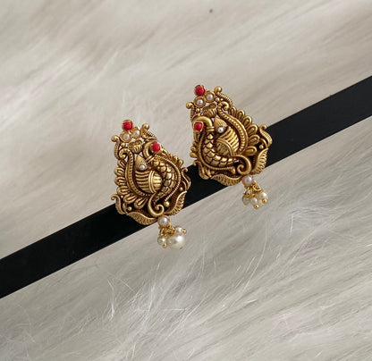 Antique gold tone coral-pearl peacock stud/earrings dj-54629