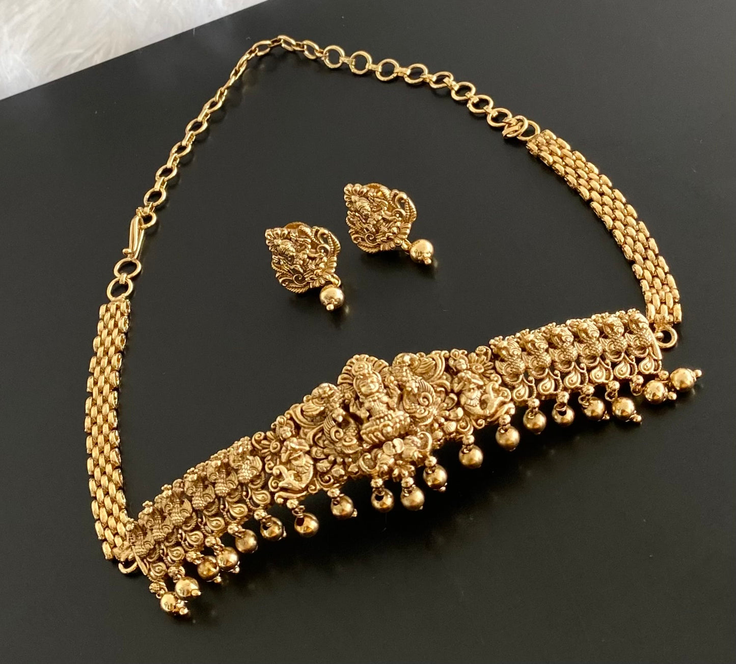Antique gold tone lakshmi peacock choker necklace set dj-54408