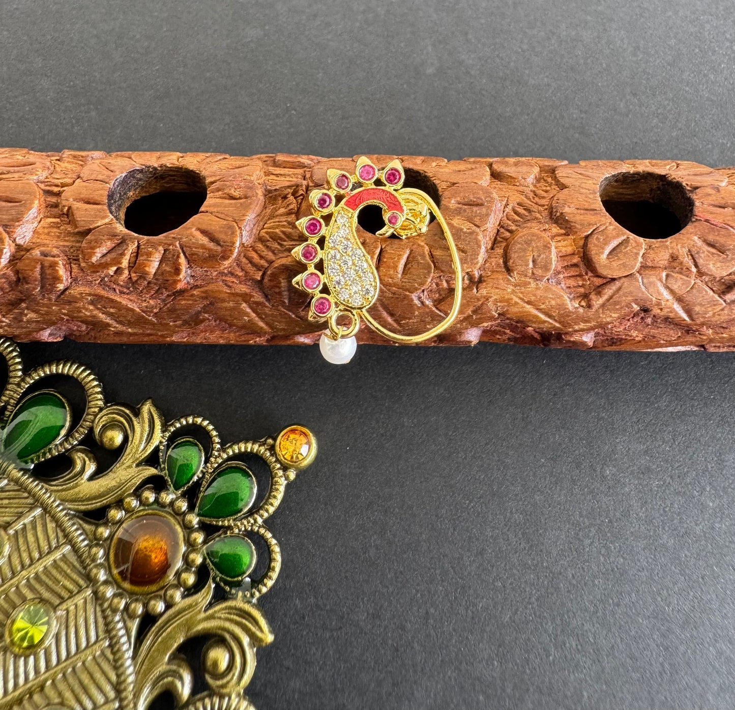 Gold tone pink-red peacock nose pin Dj-52038