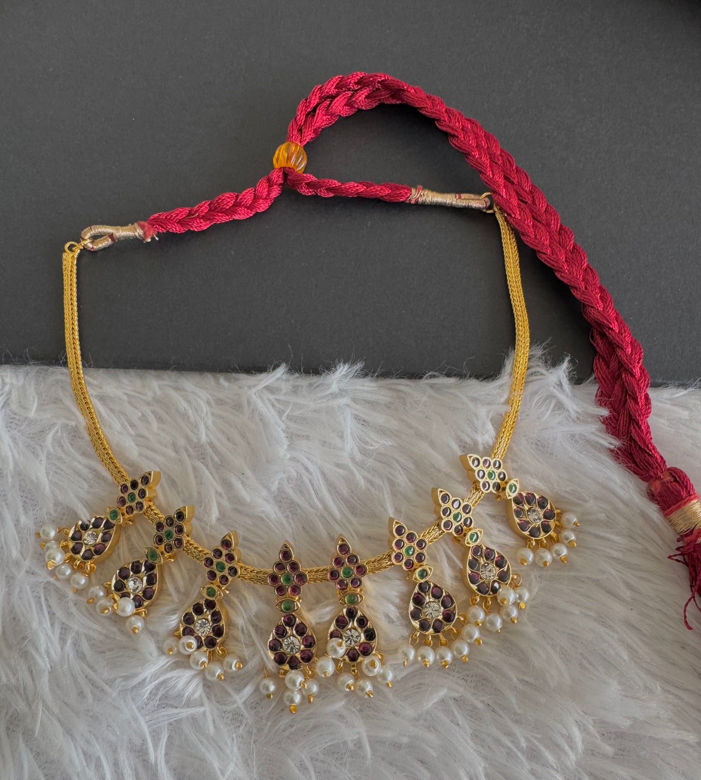 Gold tone precious kemp-green pearl necklace dj-52287