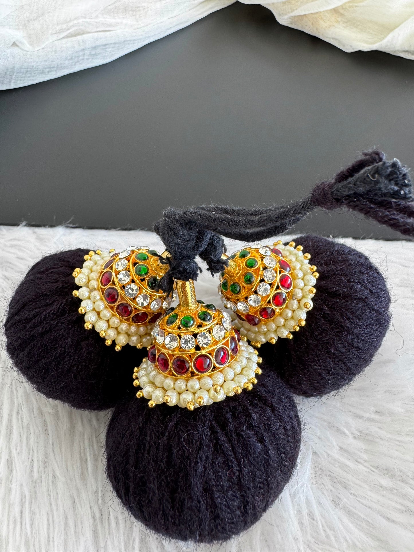 Gold tone kemp-green pearl kuppulu (Hair accessory) dj-52763