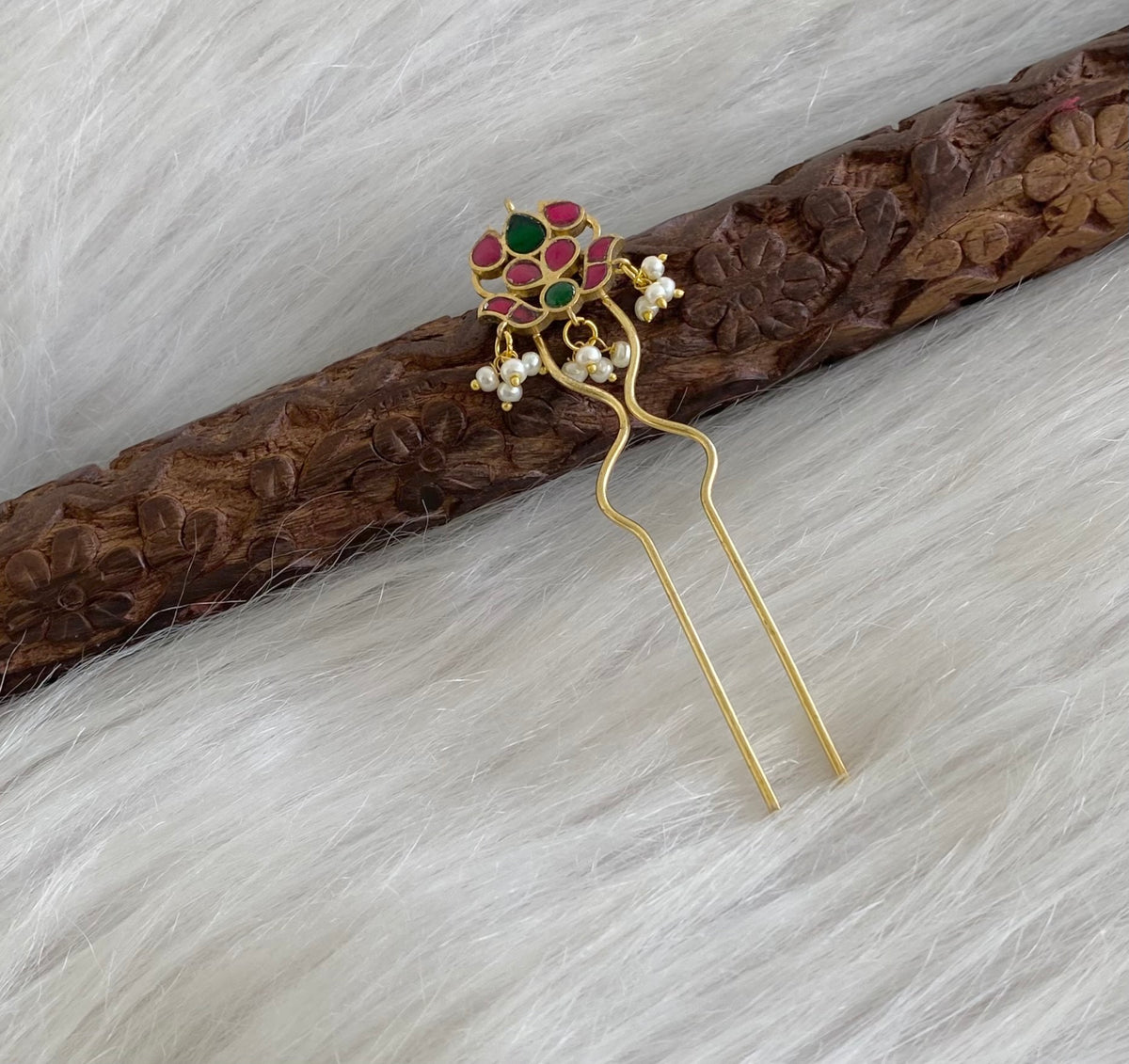 Gold tone kundan jadau kemp-green pearl hair jewel/pin dj-55063