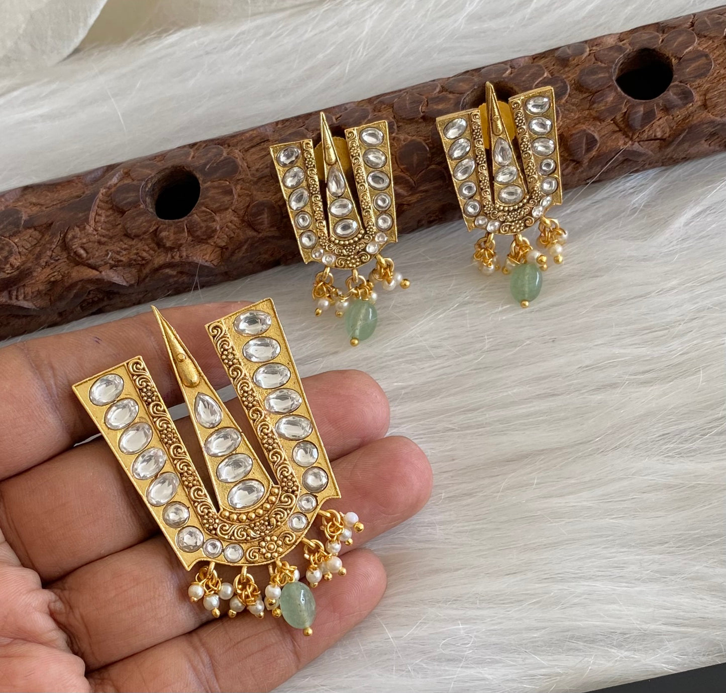 Gold tone white stone kundan jadau thirumal nama pendant set dj-53982