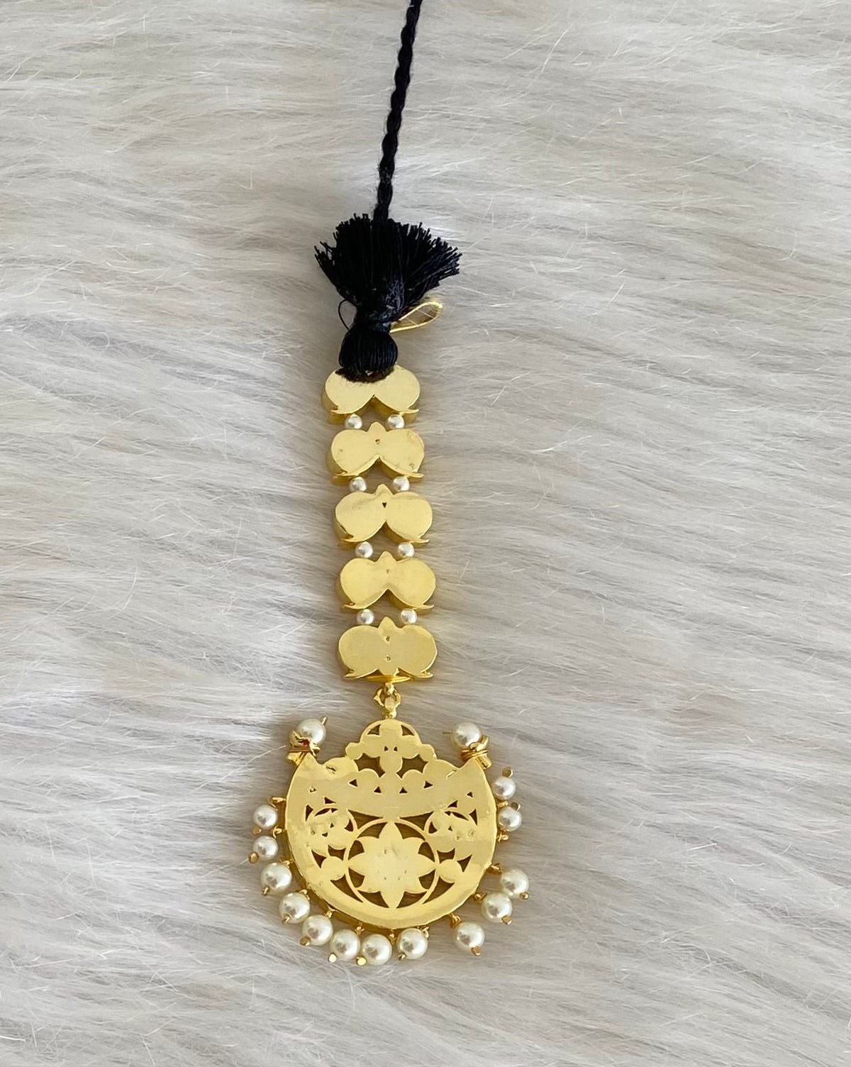 Gold tone precious kemp pearl mango moon tikka dj-20187