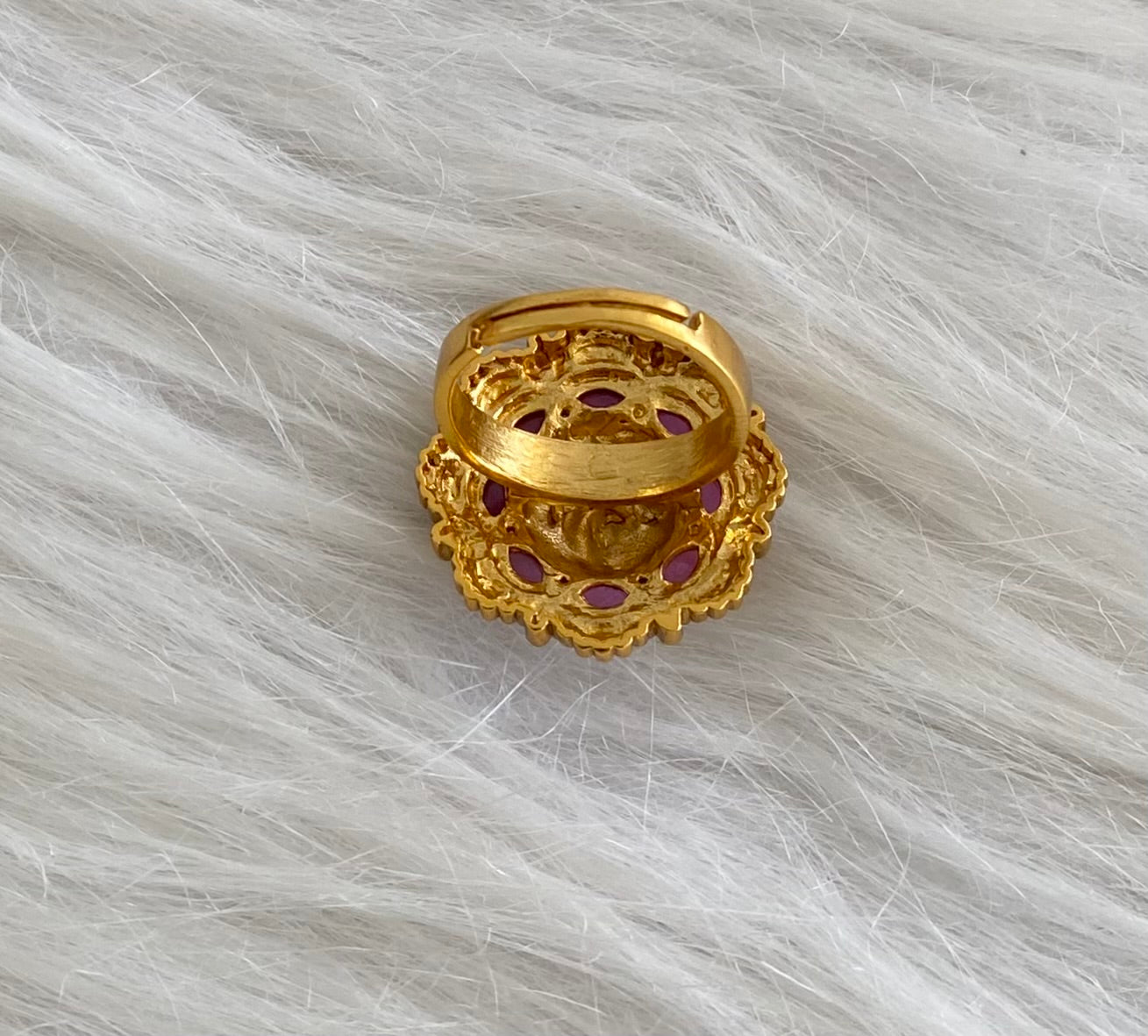 Antique gold tone kemp stone peacock finger ring dj-54334