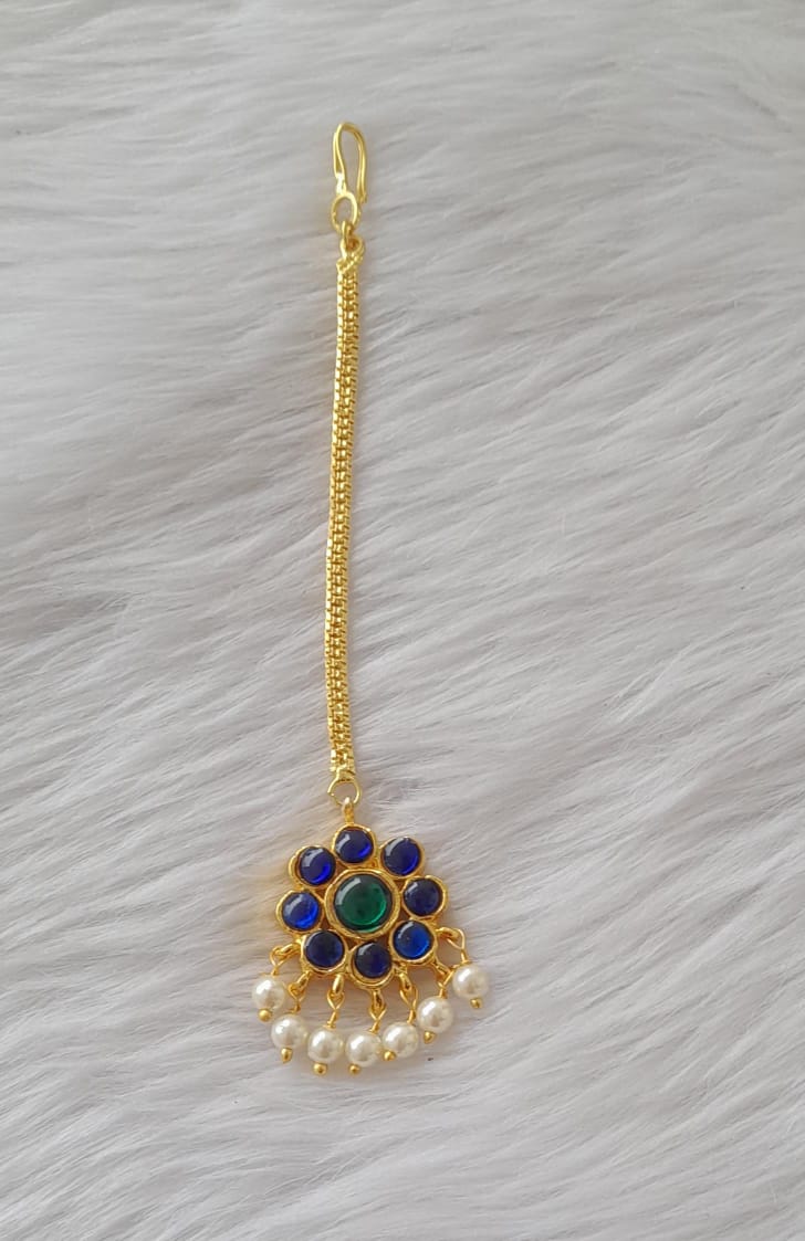 Gold tone blue-green flower temple tikka dj-43708