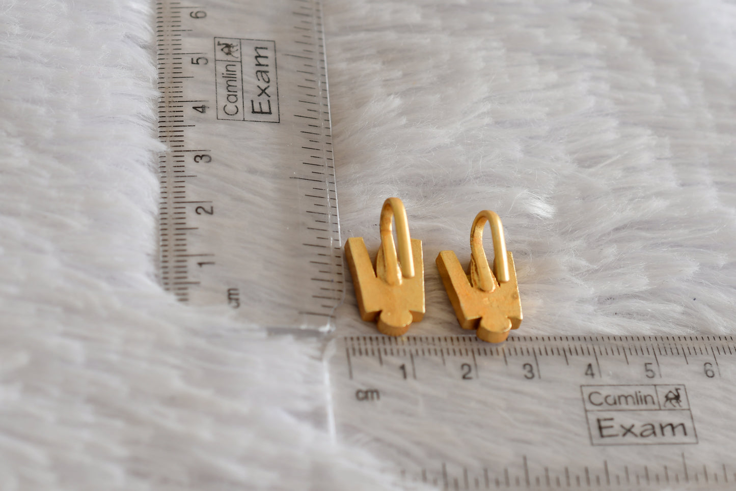 Gold tone pink-green-white kundan jadau Shri Thirumal Nama bugadi earrings dj-52496