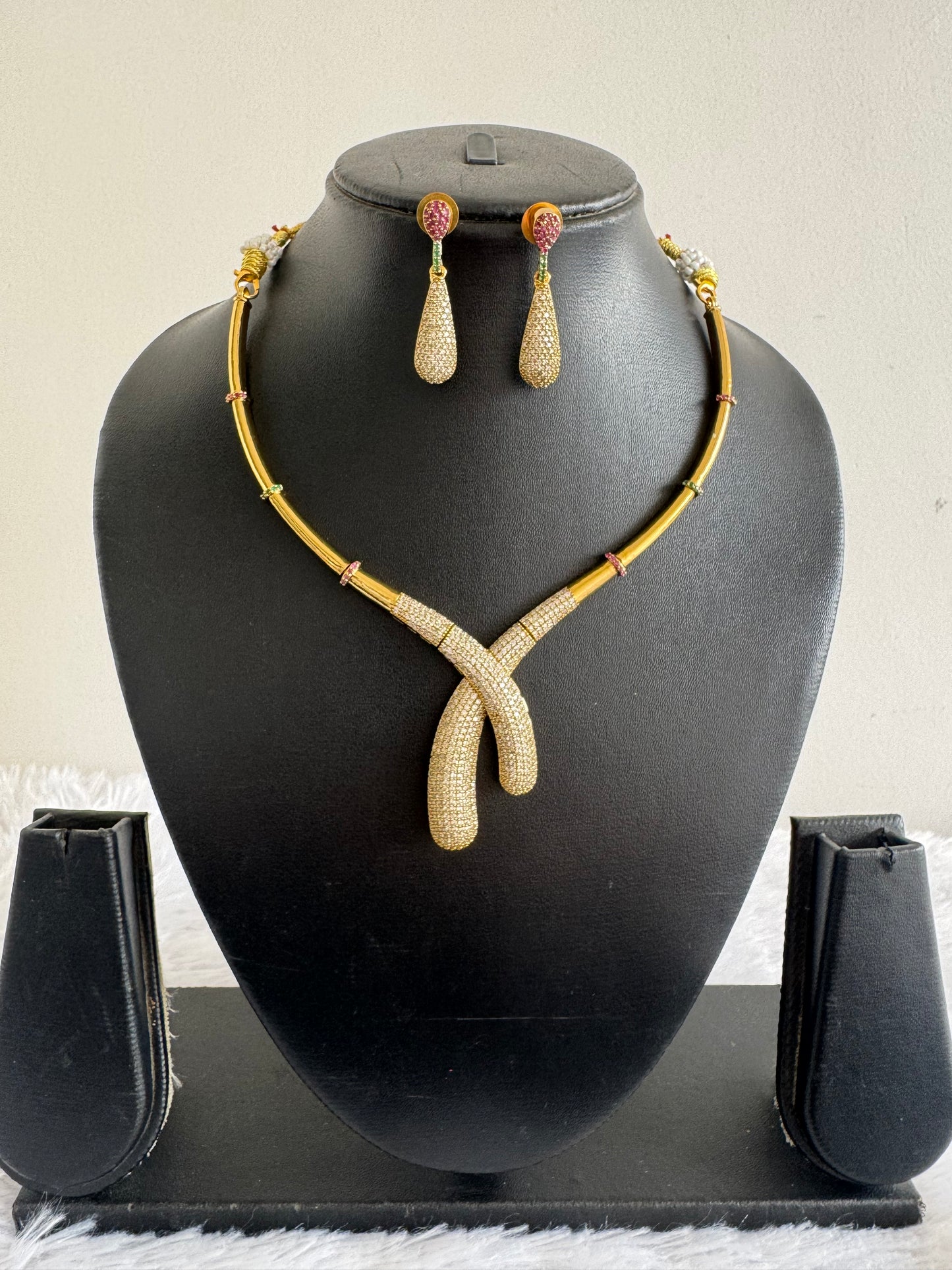 Antique gold tone cz pink-green-white kante necklace set dj-52124