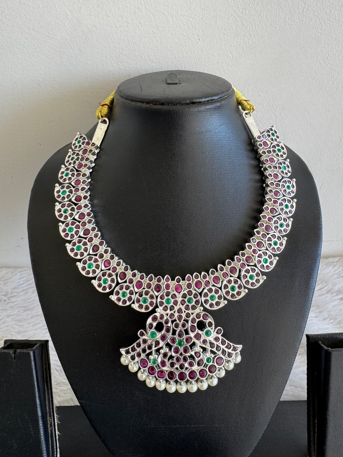 Silver tone precious kemp-green pearl mango necklace dj-52514