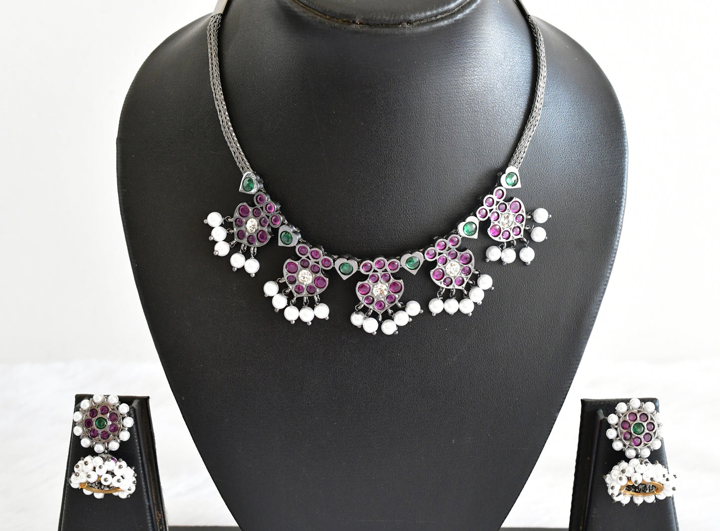 Black finish precious kemp-green-white pearl necklace set dj-53351