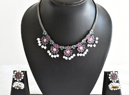 Black finish precious kemp-green-white pearl necklace set dj-53351