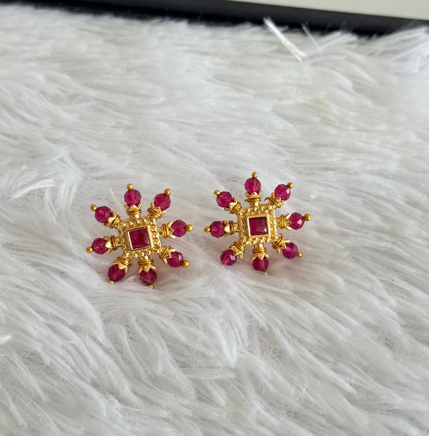 Gold tone pink square stone beaded stud/earrings dj-51593