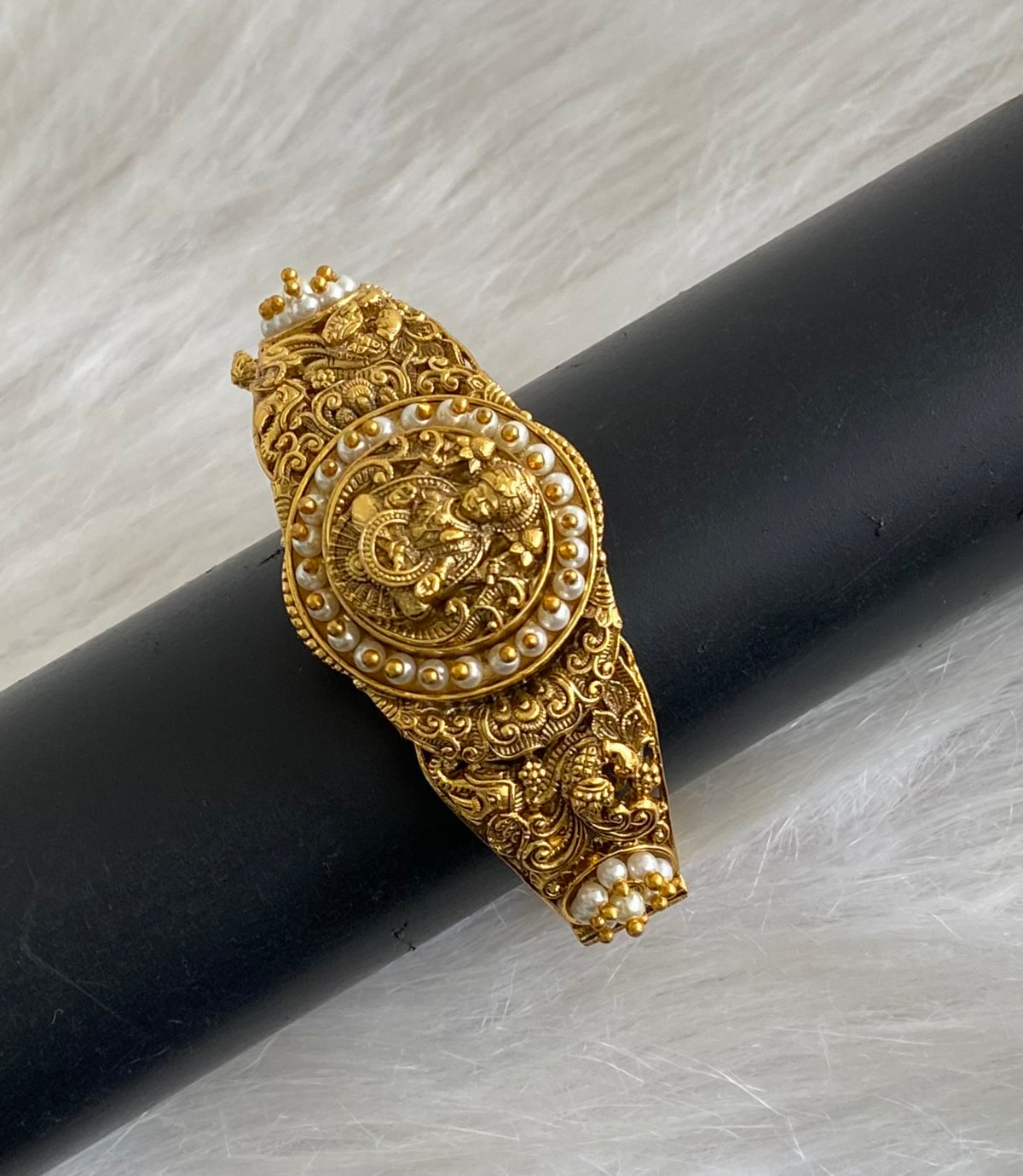 Antique gold tone lakshmi peacock pearl screw type kada/bracelet dj-54857