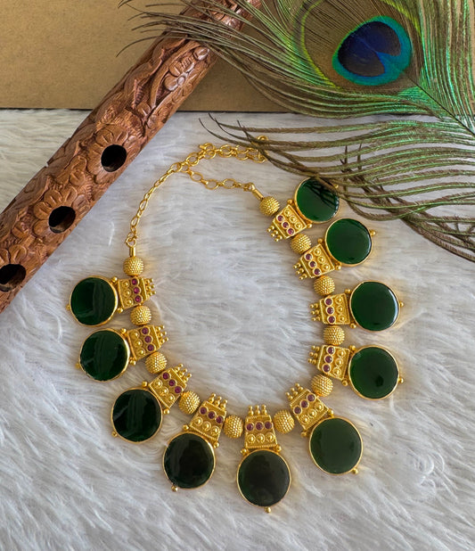 Gold tone green-pink kerala style round necklace dj-51715