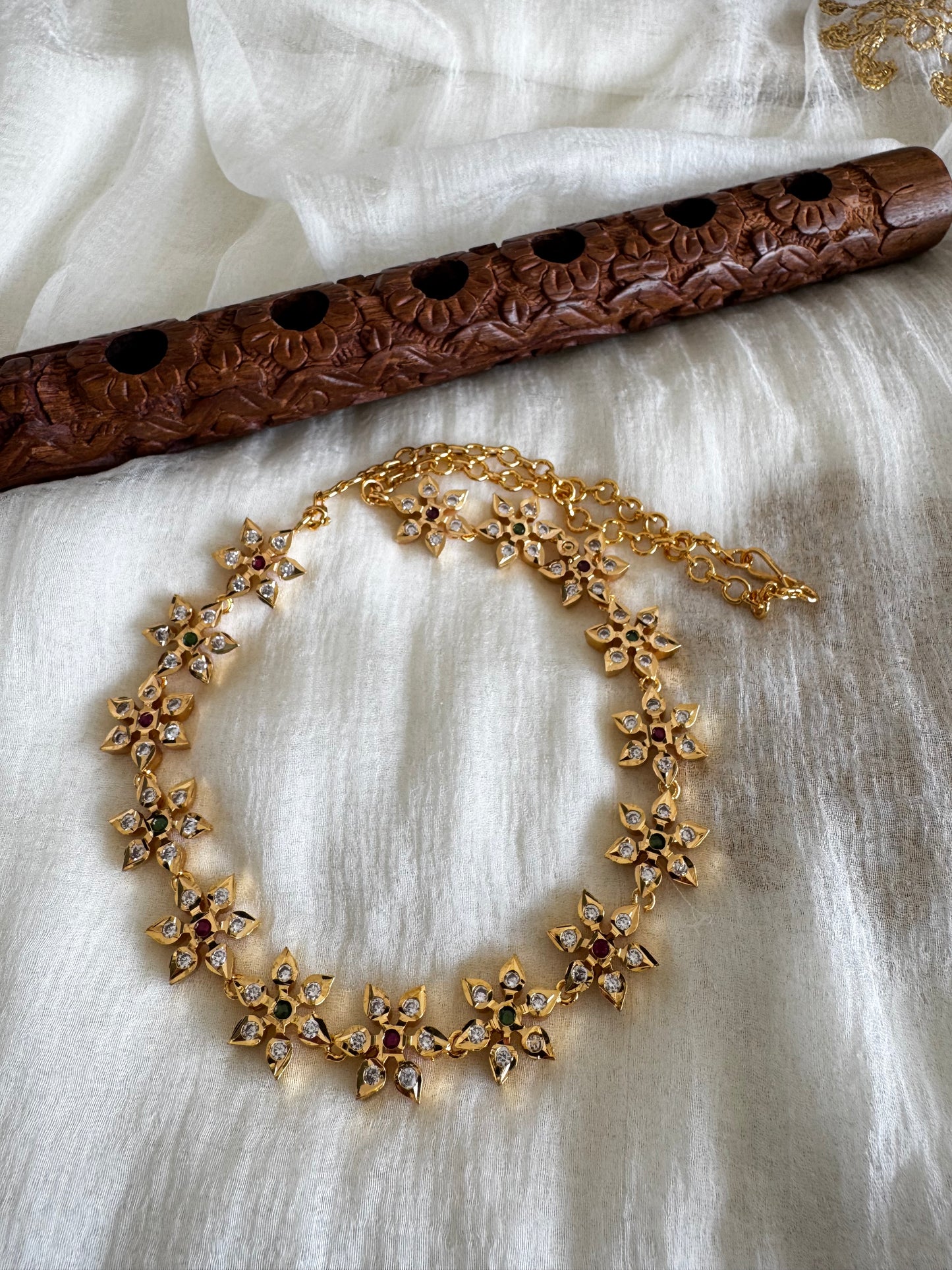 Gold tone ad pink-green white stone flower necklace dj-52628