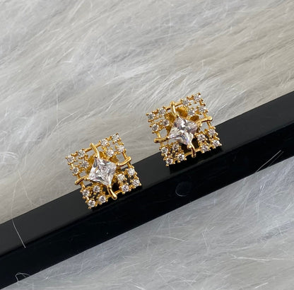 Gold tone cz white stone small stud/earrings dj-54633