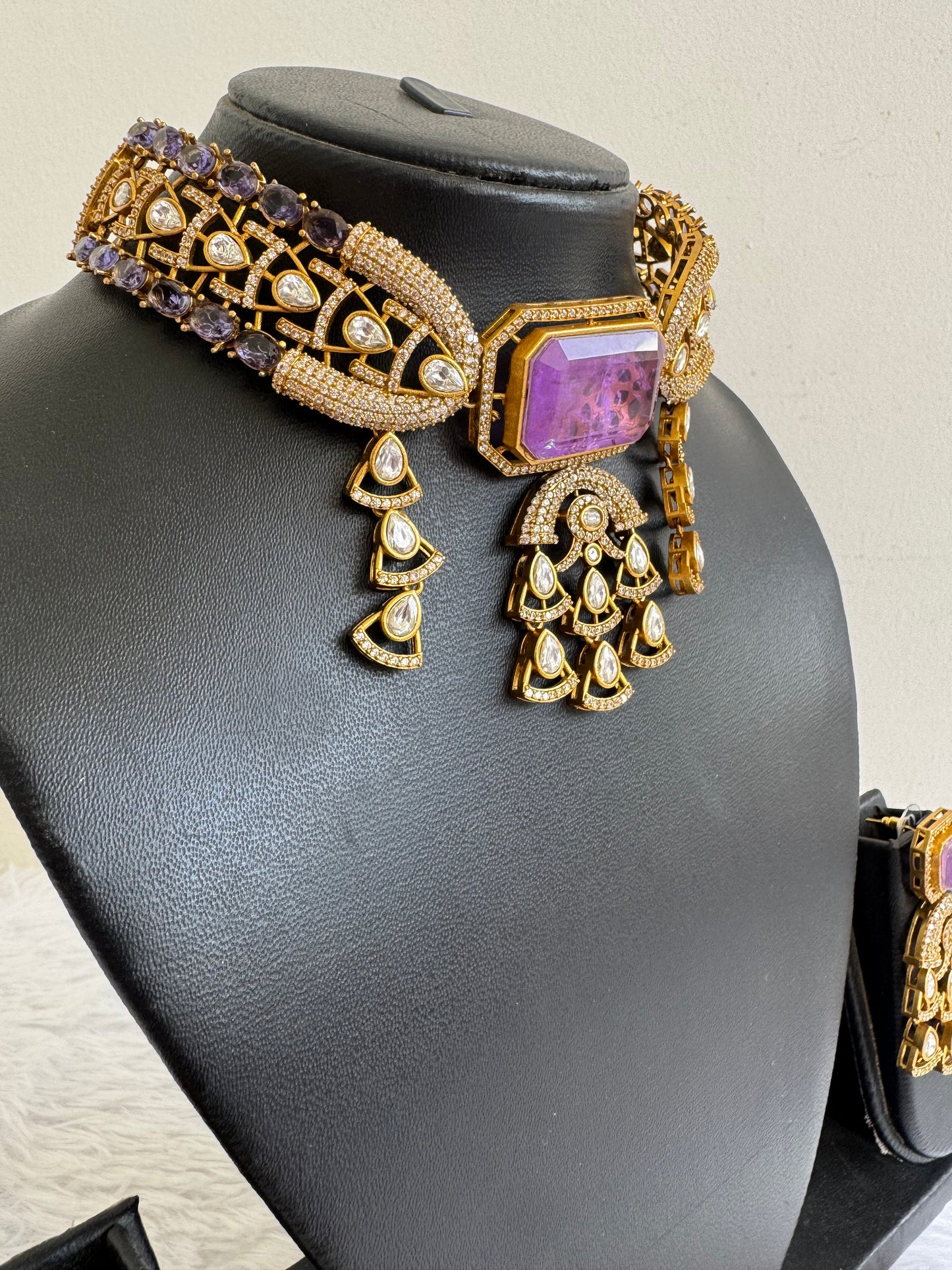 Antique gold tone cz kundan purple choker necklace set dj-51077