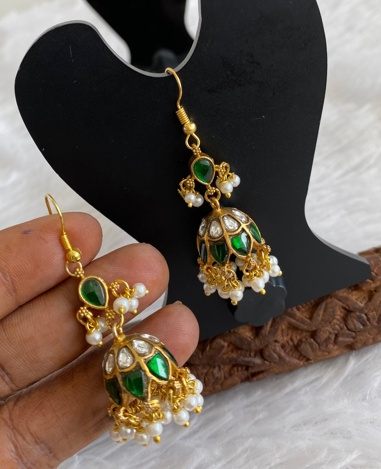 Gold tone green-white stone pearl kundan jadau hook jhumkka dj-53587