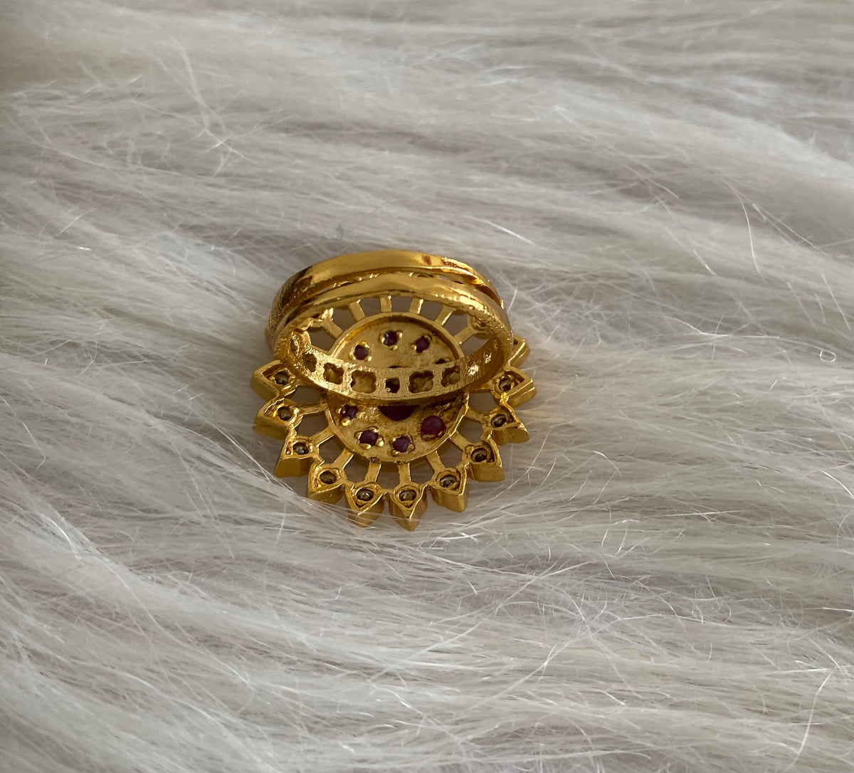 Gold tone white-ruby stone adjustable finger ring dj-55053
