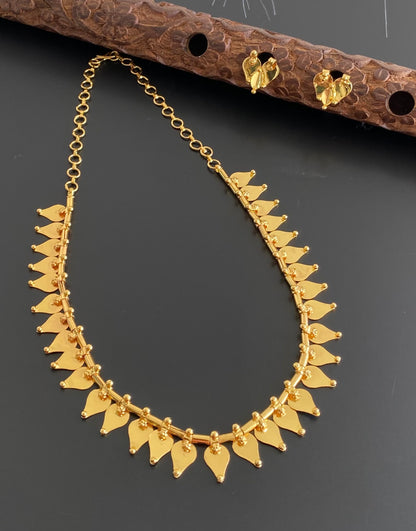 Gold tone Kerala style Thali Kootam necklace set dj-42558