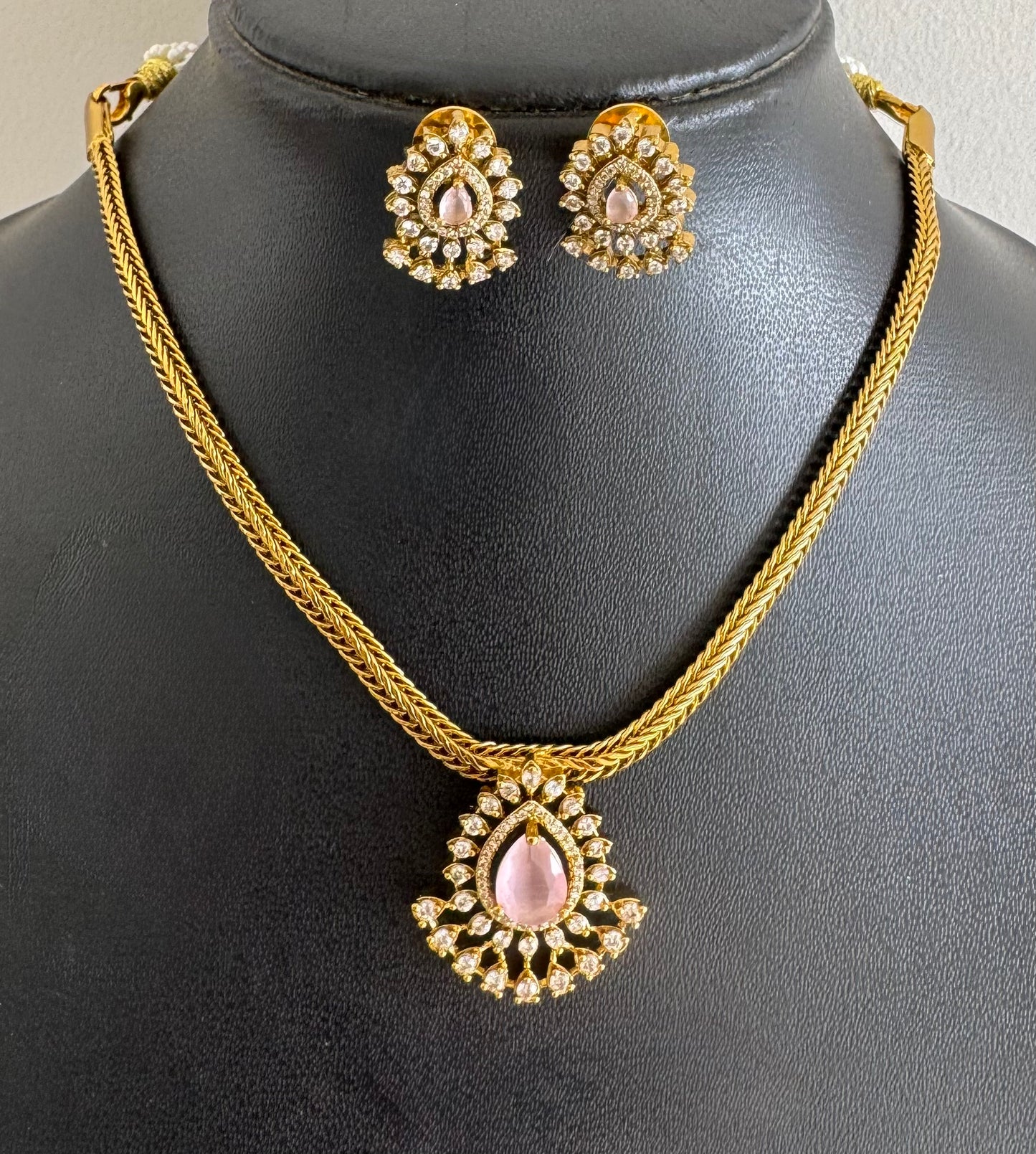 Antique gold tone cz baby pink thilak stone necklace set dj-51211