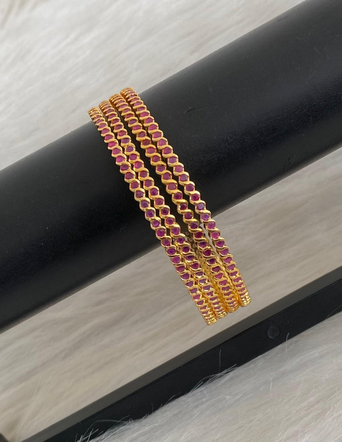 Gold tone pink stone set of 4 bangles(2.10) dj-55152