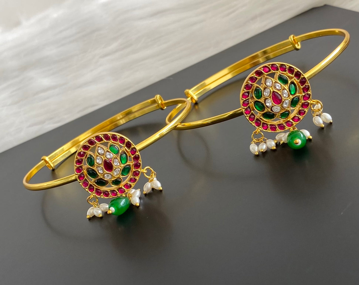 Gold tone kundan jadau kemp-green-white round lotus baju band dj-53838