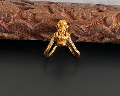 Antique gold tone white stone lakshmi vanki style finger ring dj-53679
