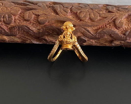 Antique gold tone white stone lakshmi vanki style finger ring dj-53679