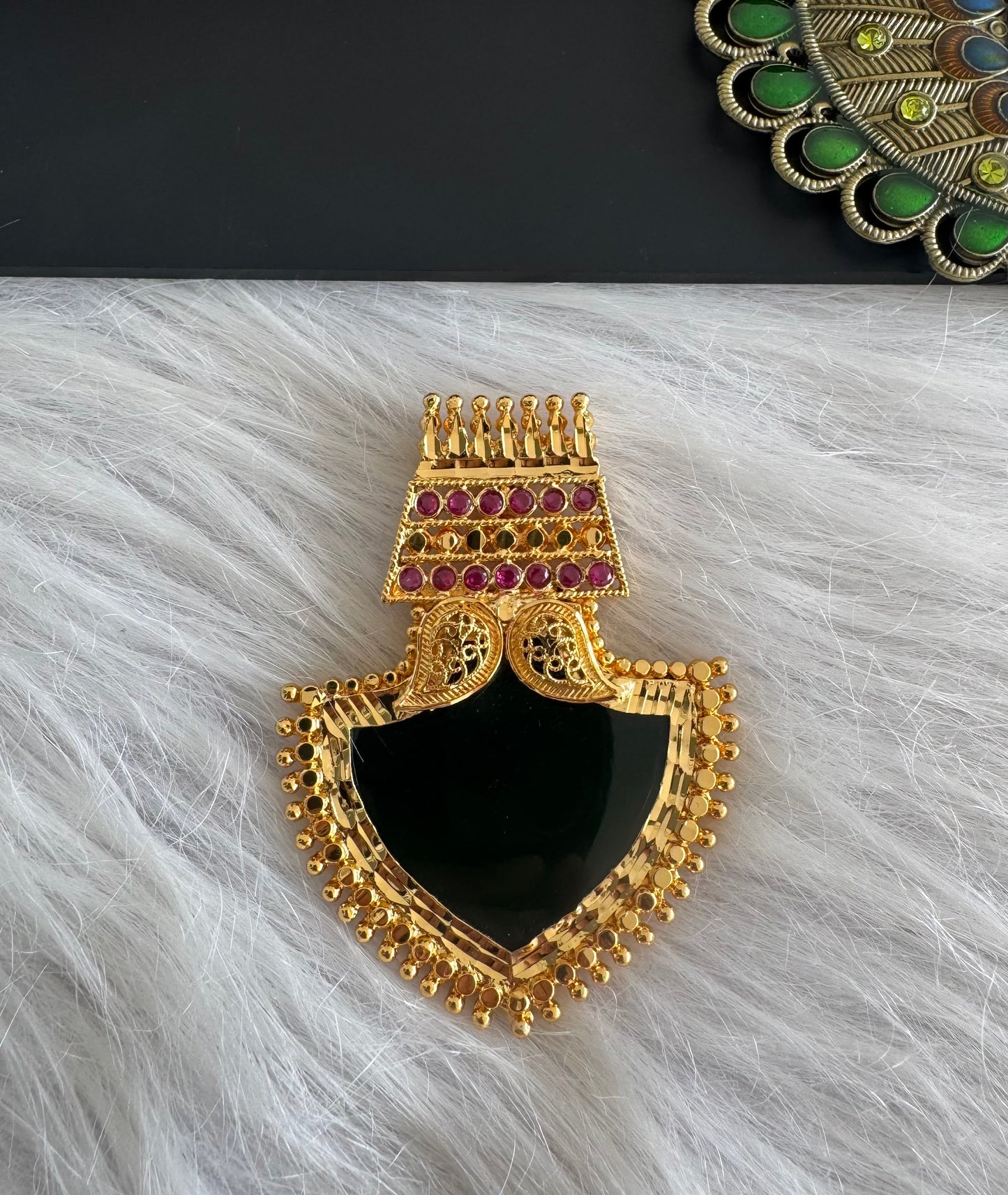 Gold tone kerala style pink-green palakka pendant dj-51316