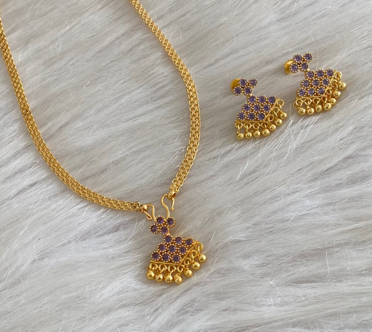 Gold tone 18 inches chain with purple stone pathakkam pendant set dj-54909