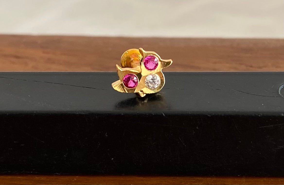 Gold tone pink-white stone small swan nose pin dj-53732