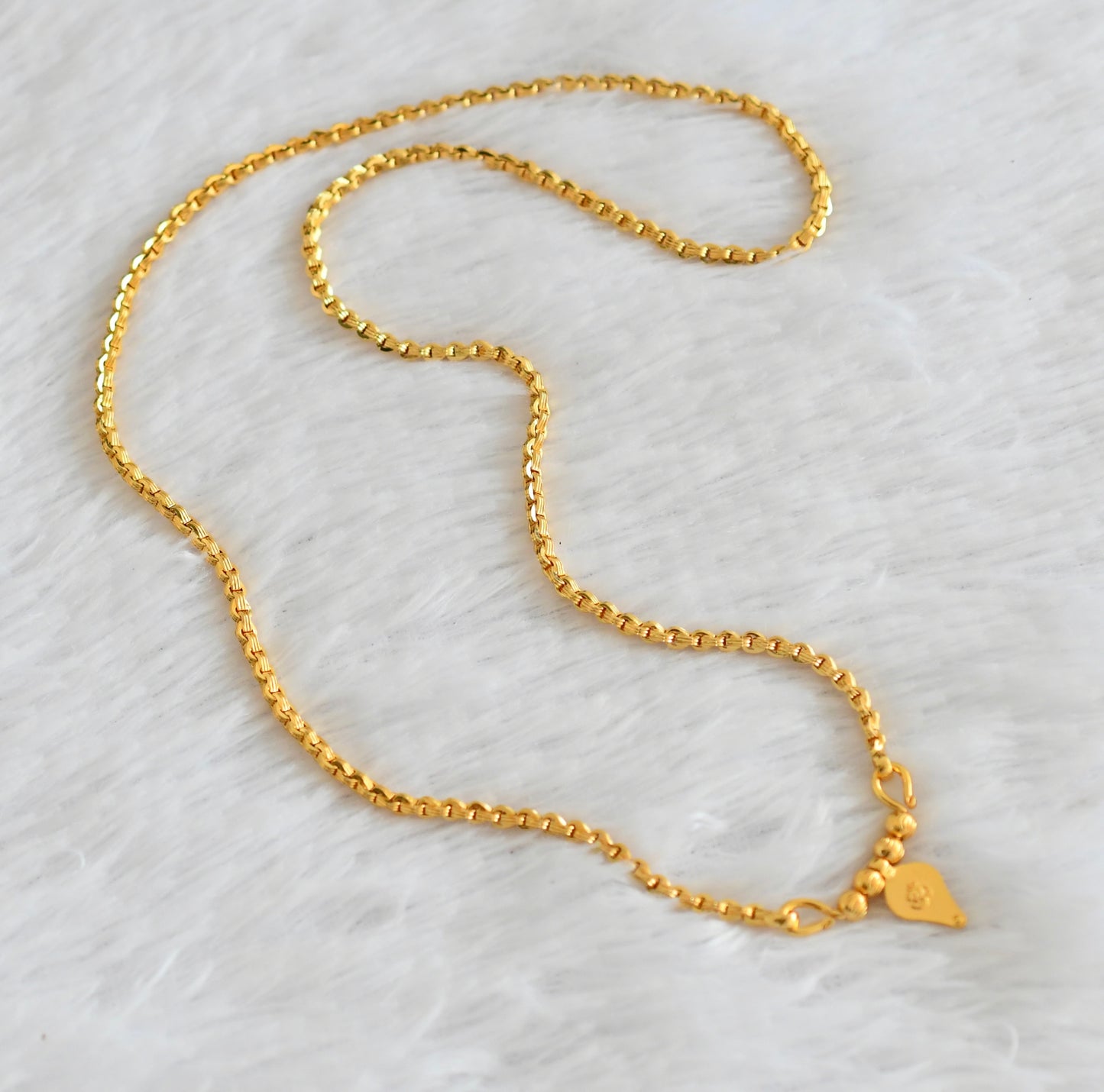 Gold tone chian with om pendant dj-53098