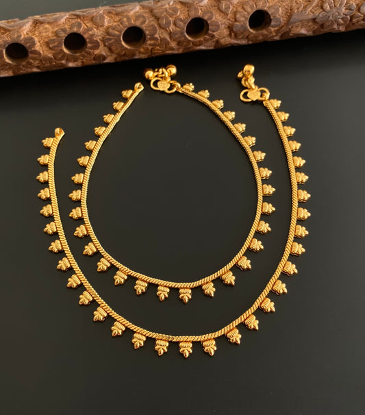 Antique gold tone flower design anklets set dj-53192