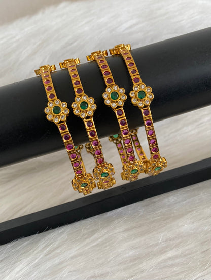 Antique gold tone kemp-green-white stone flower set of 4 bangles (2.10) dj-55175