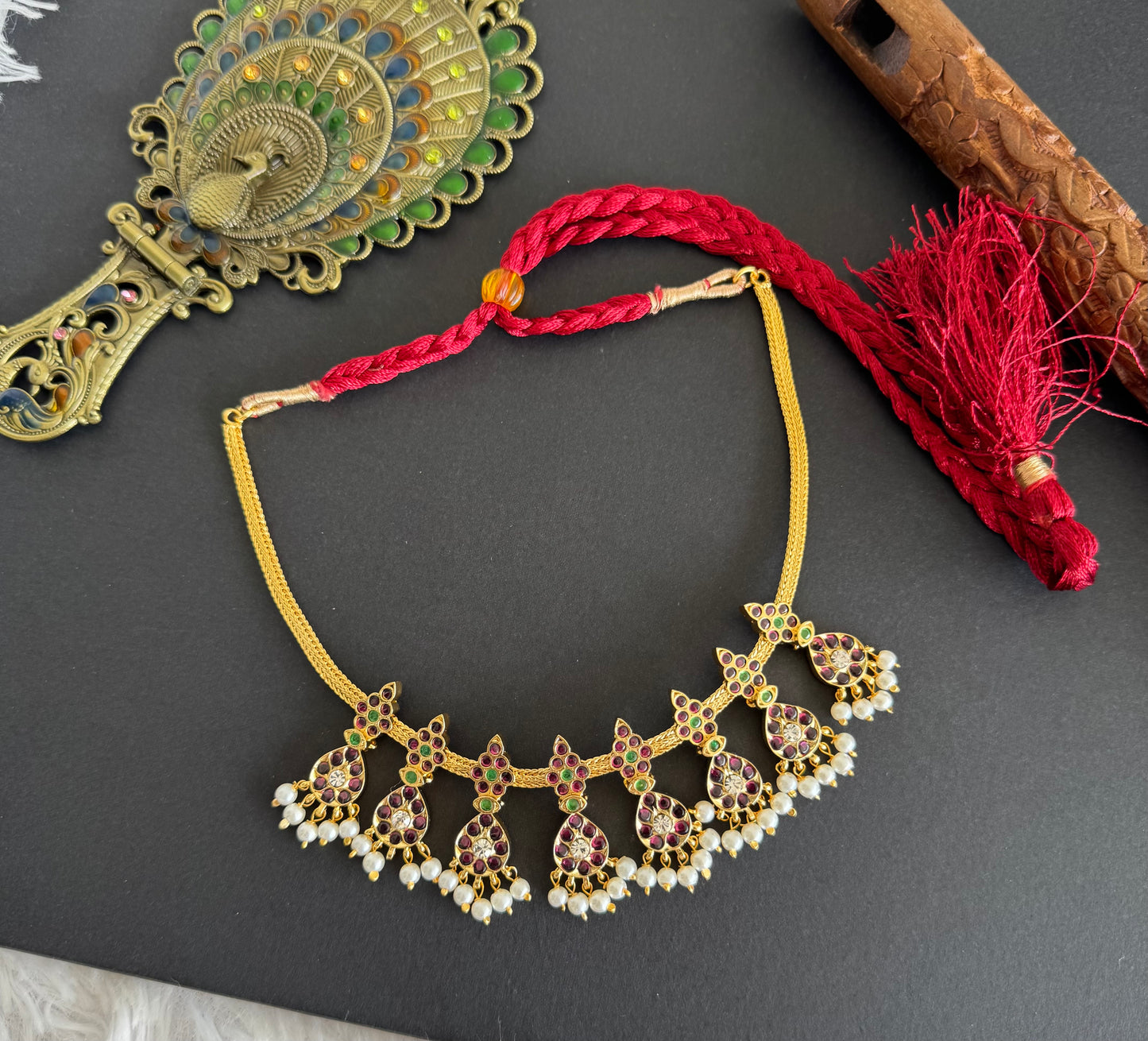 Gold tone precious kemp-green pearl necklace dj-52287